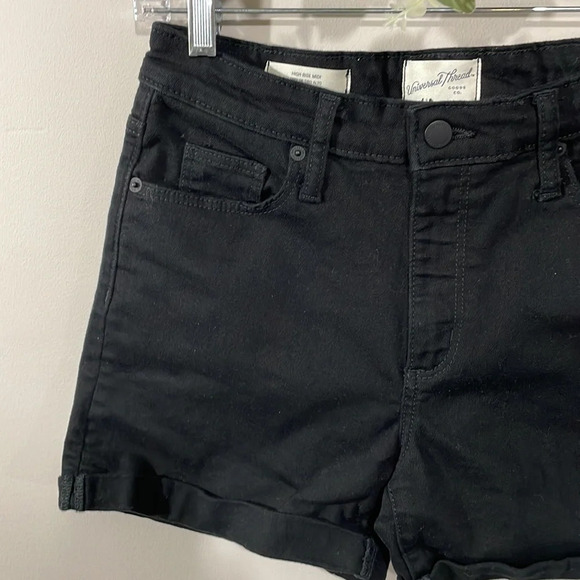 NWOT Universal Thread High Rise Mdi Black Denim Jean Shorts Cuffed 6 - Picture 2 of 14